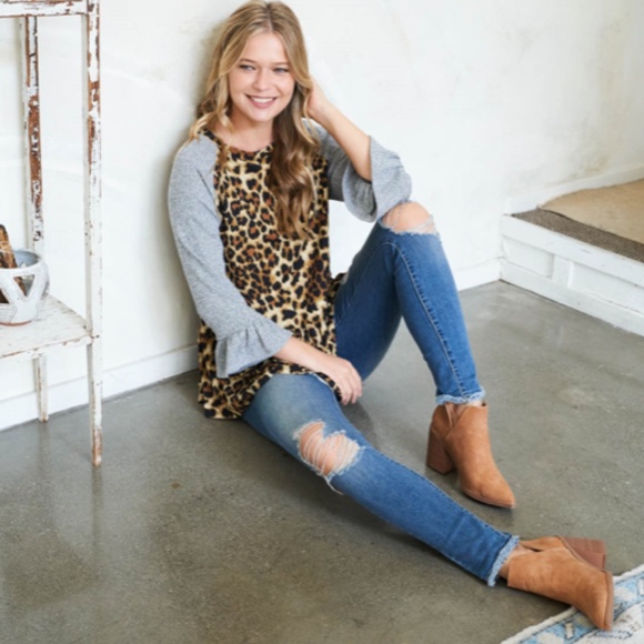 New”The Jen" Quarter Bell Sleeve Leopard Print Top - Picture 3 of 5